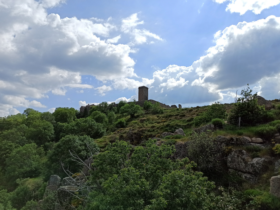 Photo de la forteresse en contrebas
